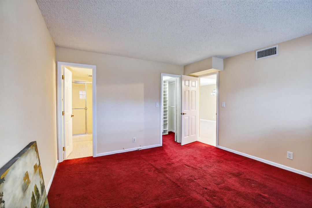 For Sale: $165,000 (2 beds, 2 baths, 1170 Square Feet)
