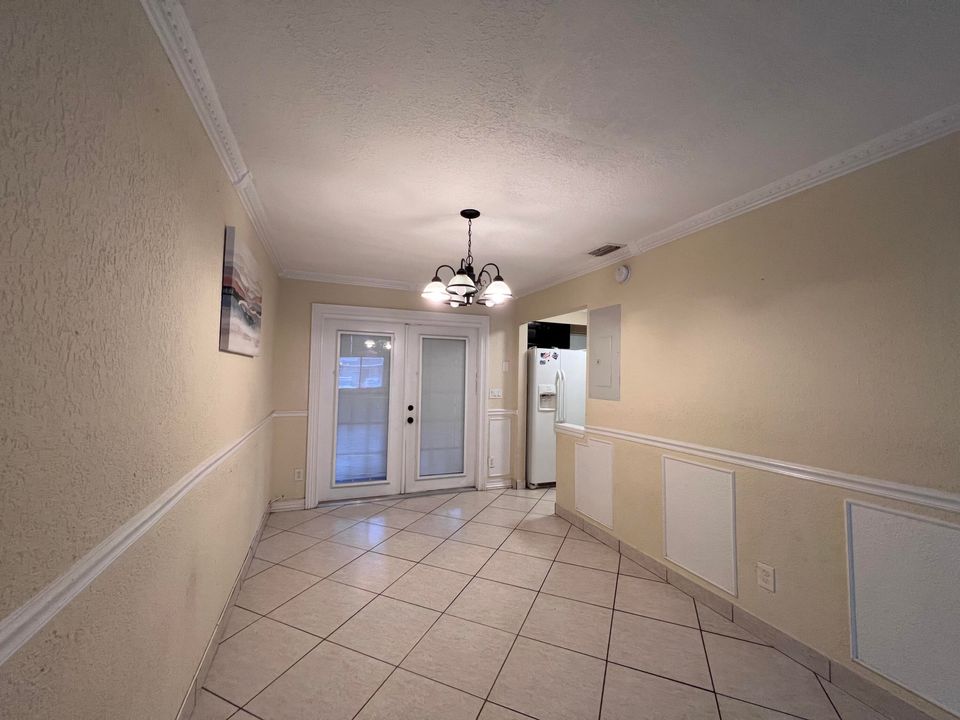 待售: $285,000 (3 贝兹, 2 浴室, 1206 平方英尺)