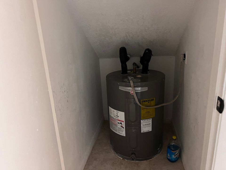 待售: $285,000 (3 贝兹, 2 浴室, 1206 平方英尺)