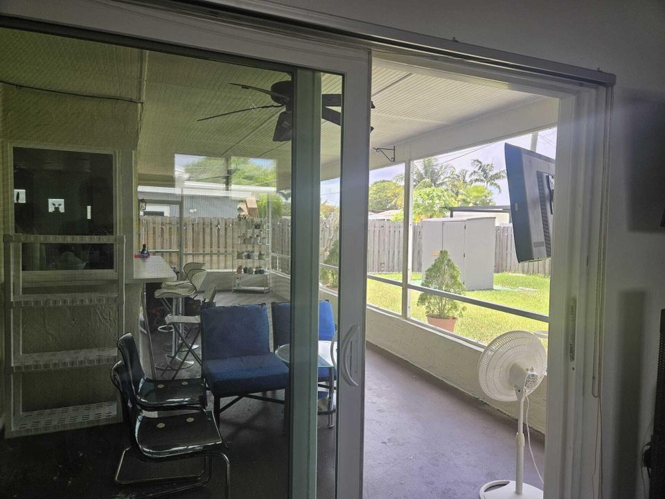 Active With Contract: $465,000 (2 beds, 2 baths, 1200 Square Feet)