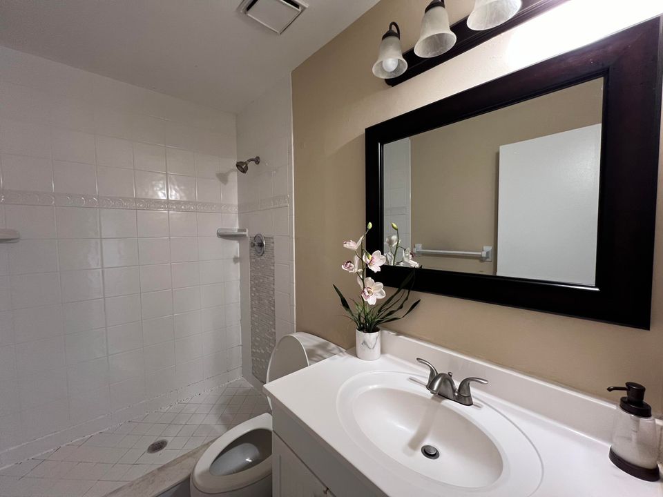 待售: $285,000 (3 贝兹, 2 浴室, 1206 平方英尺)