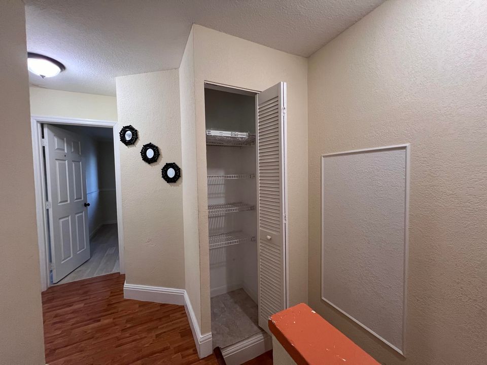 待售: $285,000 (3 贝兹, 2 浴室, 1206 平方英尺)