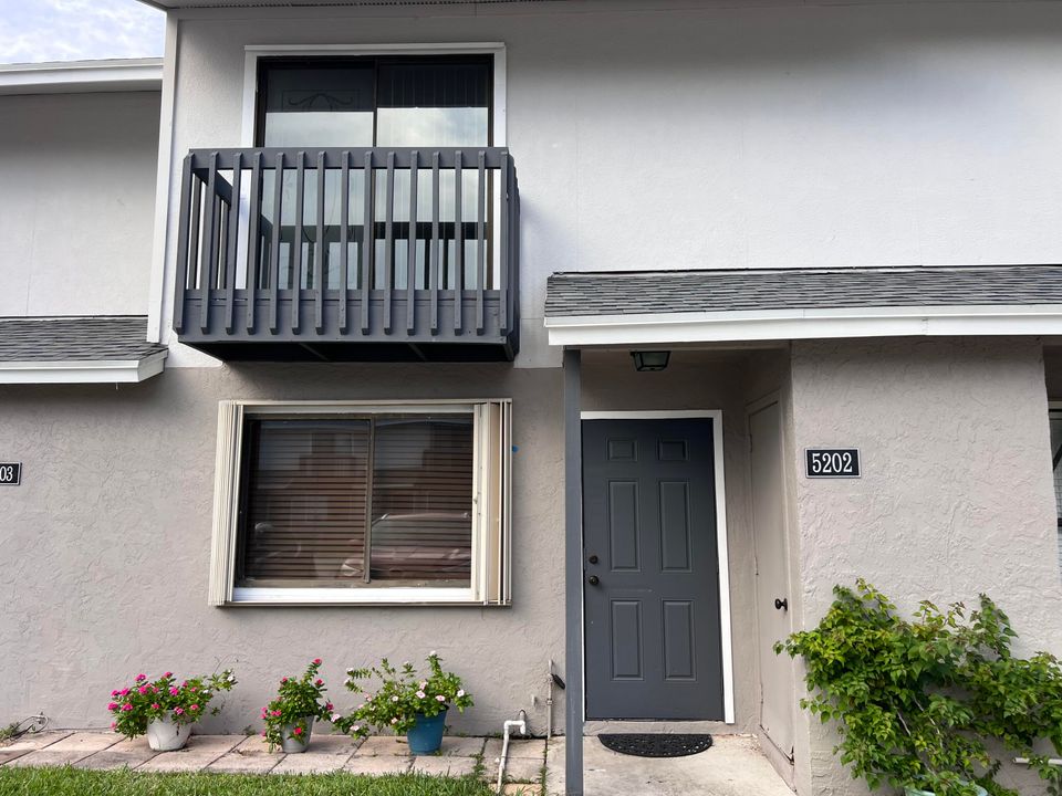 待售: $285,000 (3 贝兹, 2 浴室, 1206 平方英尺)