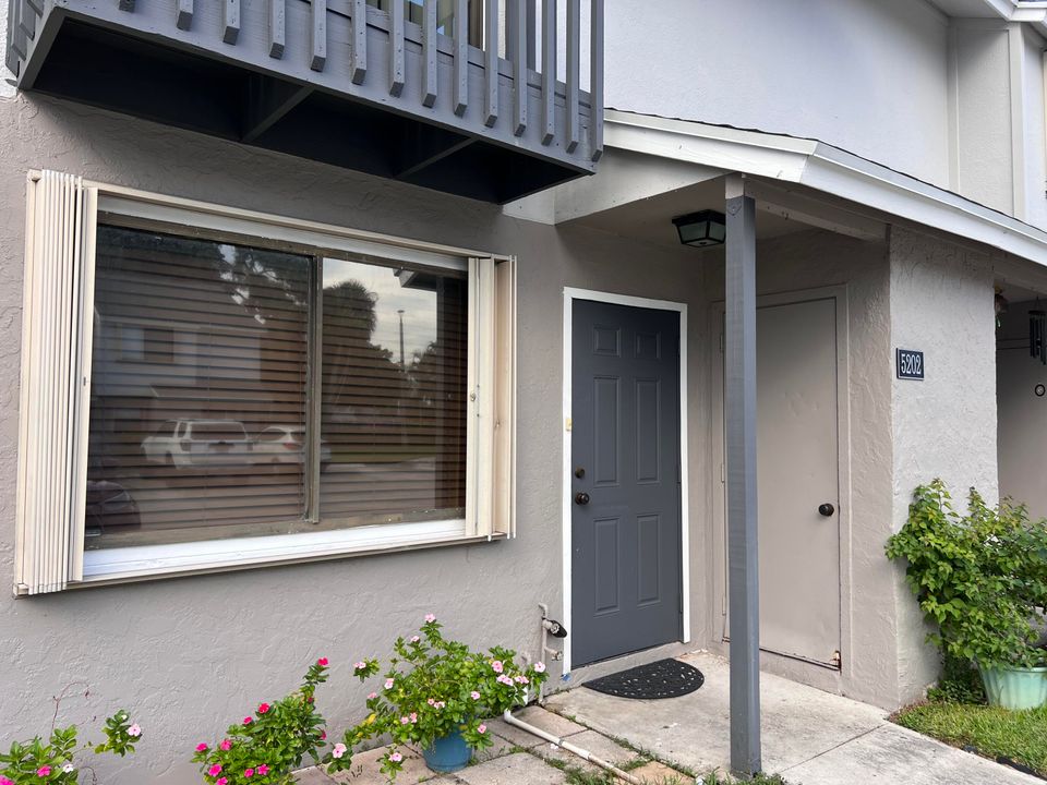 待售: $285,000 (3 贝兹, 2 浴室, 1206 平方英尺)