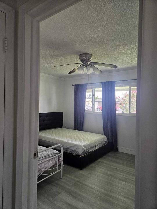 Active With Contract: $465,000 (2 beds, 2 baths, 1200 Square Feet)