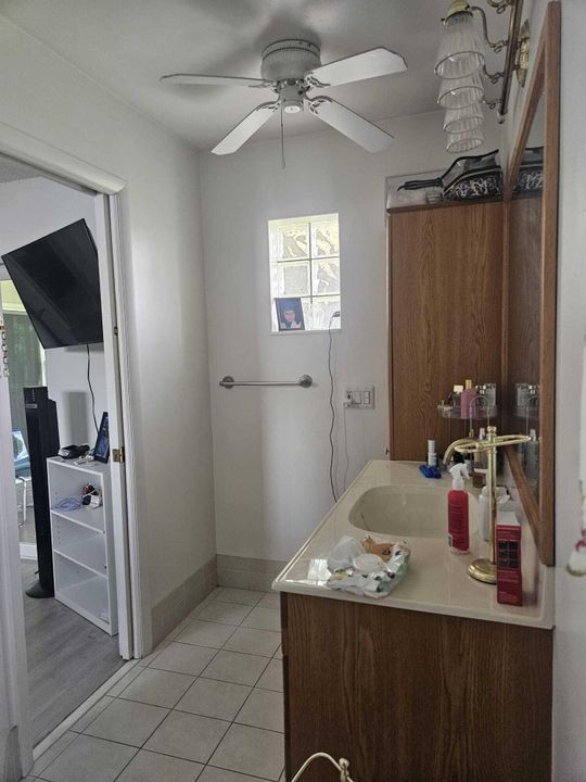 Active With Contract: $465,000 (2 beds, 2 baths, 1200 Square Feet)