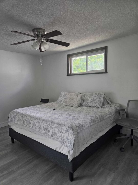 Active With Contract: $465,000 (2 beds, 2 baths, 1200 Square Feet)