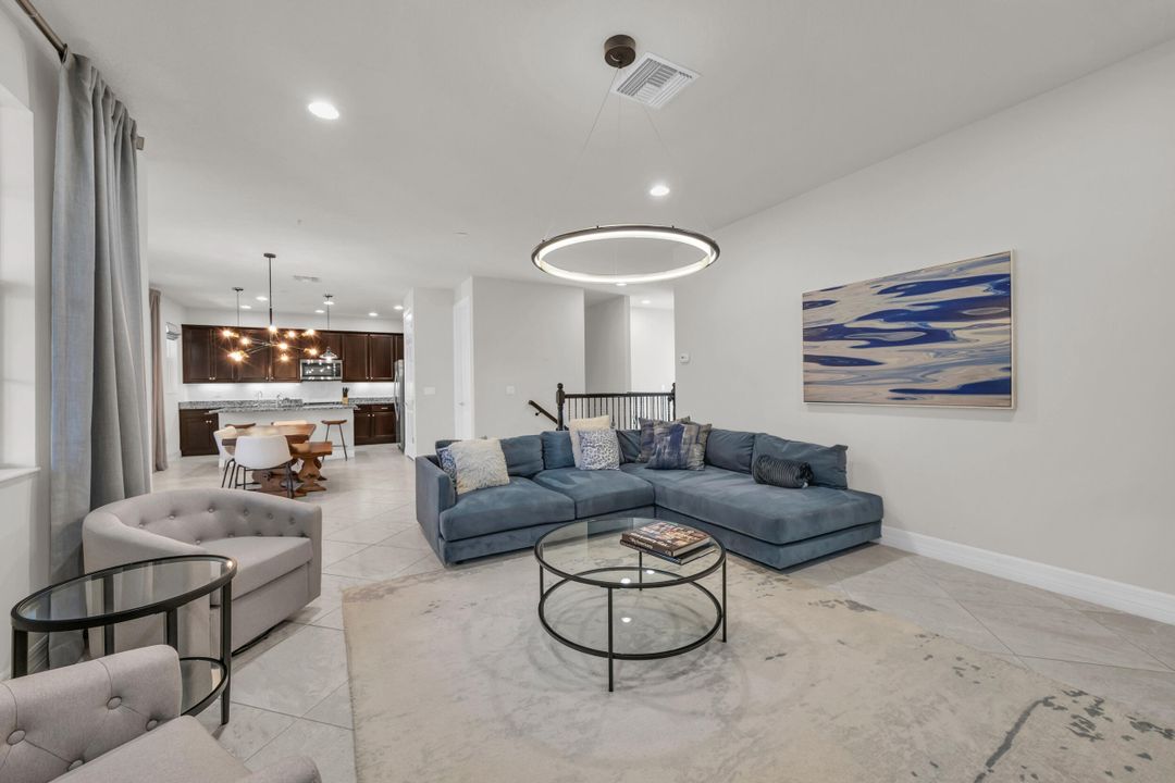 出租: $4,500 (3 贝兹, 2 浴室, 3227 平方英尺)