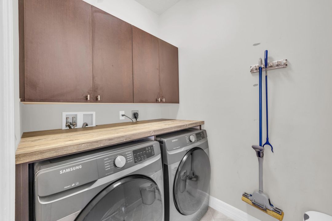 出租: $4,500 (3 贝兹, 2 浴室, 3227 平方英尺)