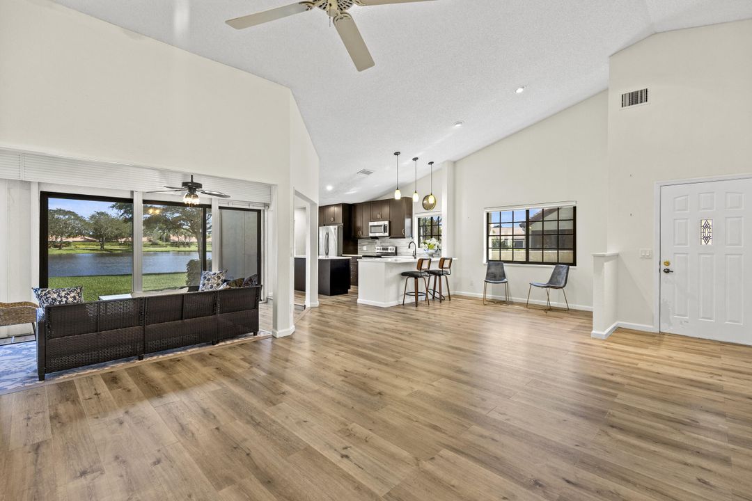 En Venta: $410,000 (3 camas, 2 baños, 1431 Pies cuadrados)