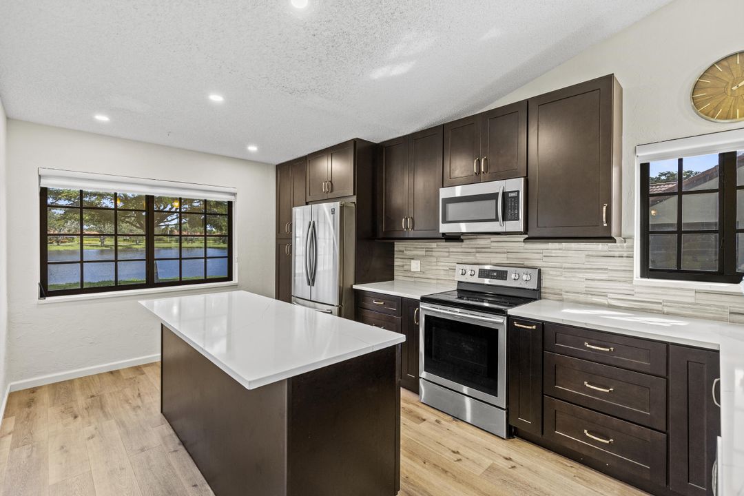 En Venta: $410,000 (3 camas, 2 baños, 1431 Pies cuadrados)