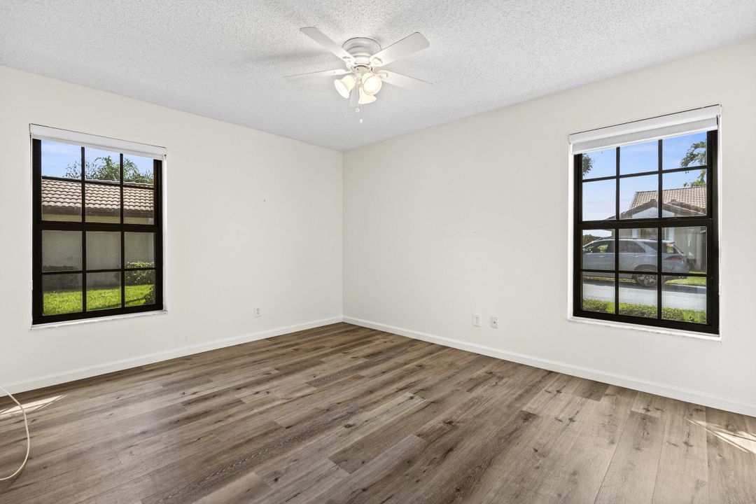 En Venta: $410,000 (3 camas, 2 baños, 1431 Pies cuadrados)