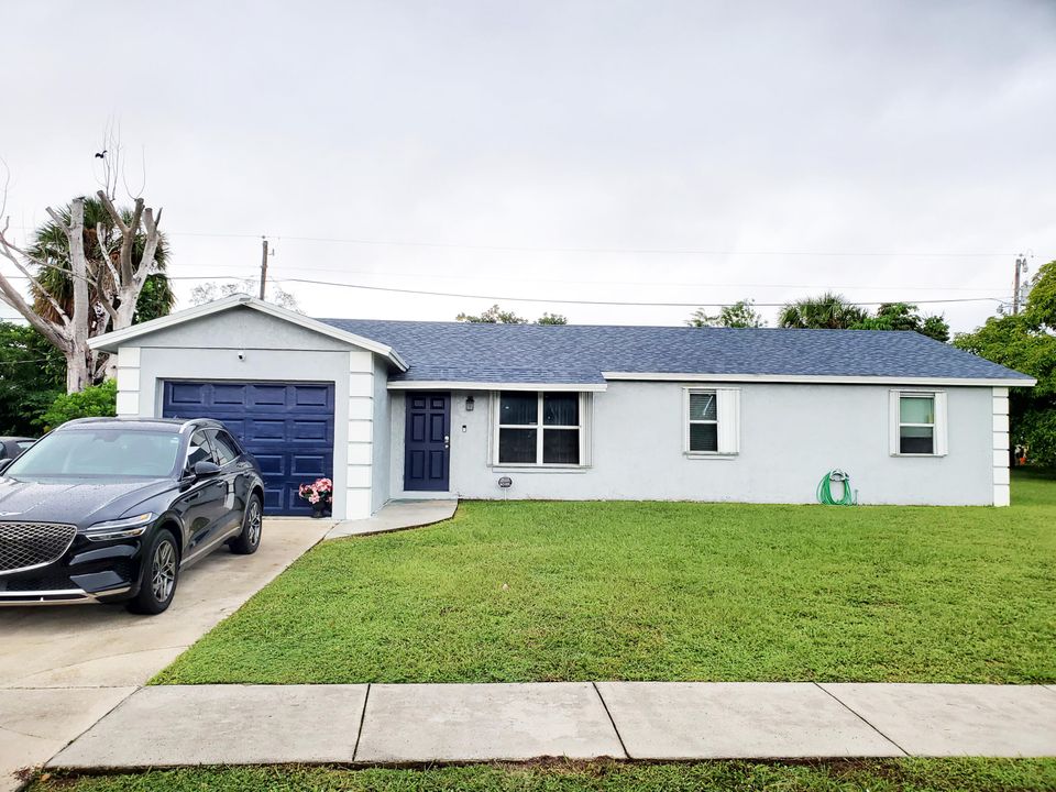 For Sale: $470,000 (4 beds, 2 baths, 1320 Square Feet)