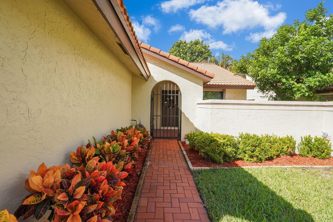 For Sale: $500,000 (2 beds, 2 baths, 1335 Square Feet)