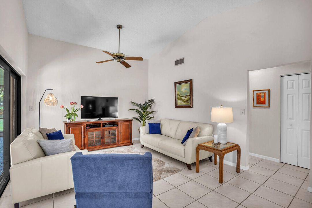 For Sale: $500,000 (2 beds, 2 baths, 1335 Square Feet)