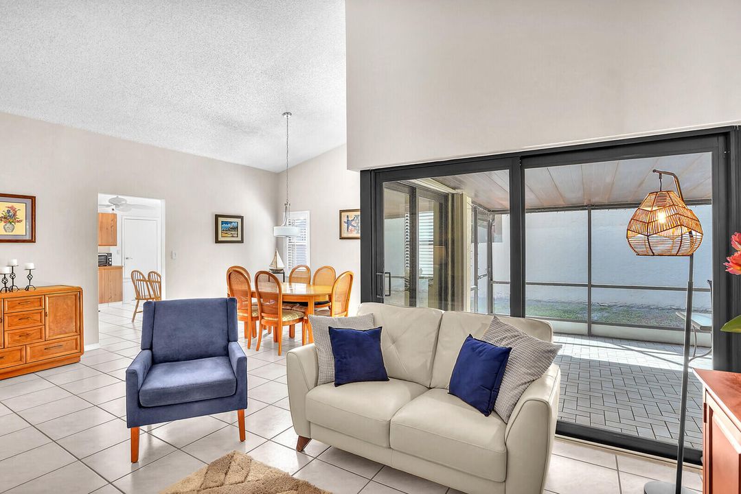 For Sale: $500,000 (2 beds, 2 baths, 1335 Square Feet)