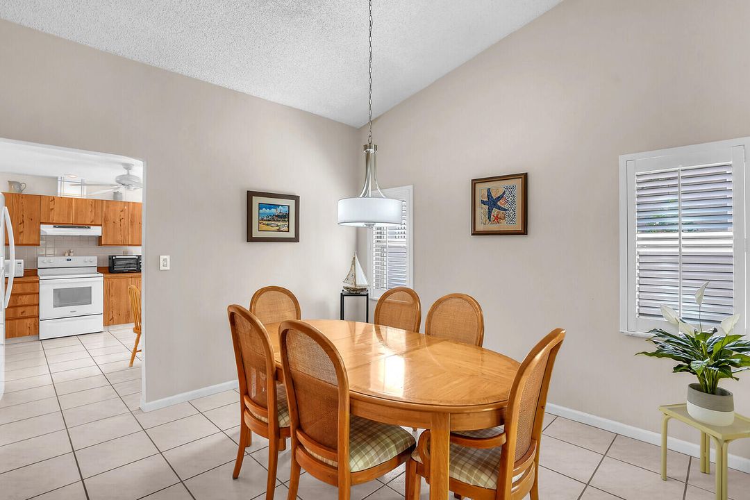 For Sale: $500,000 (2 beds, 2 baths, 1335 Square Feet)