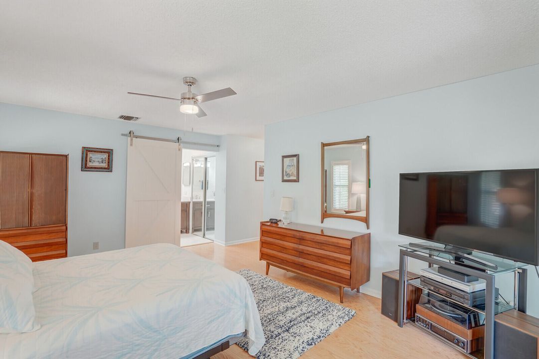 For Sale: $500,000 (2 beds, 2 baths, 1335 Square Feet)