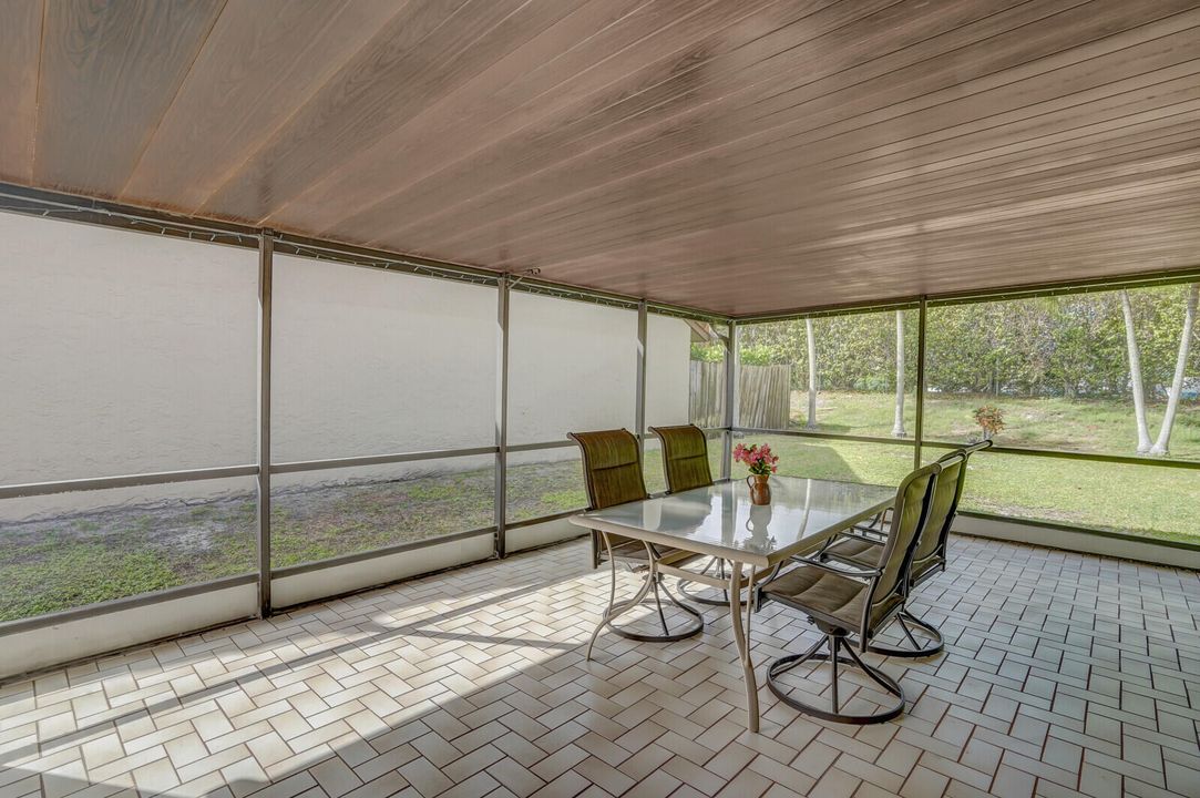 For Sale: $500,000 (2 beds, 2 baths, 1335 Square Feet)