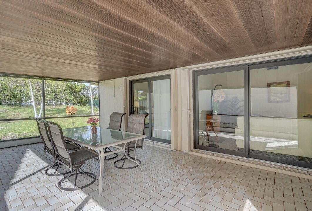 For Sale: $500,000 (2 beds, 2 baths, 1335 Square Feet)