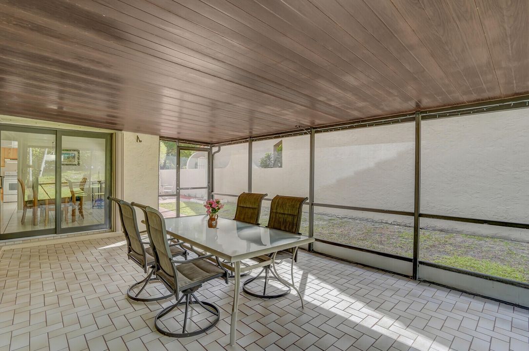 For Sale: $500,000 (2 beds, 2 baths, 1335 Square Feet)