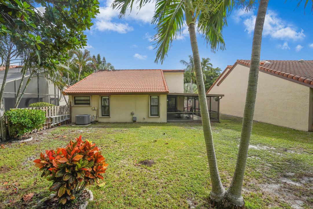 For Sale: $500,000 (2 beds, 2 baths, 1335 Square Feet)