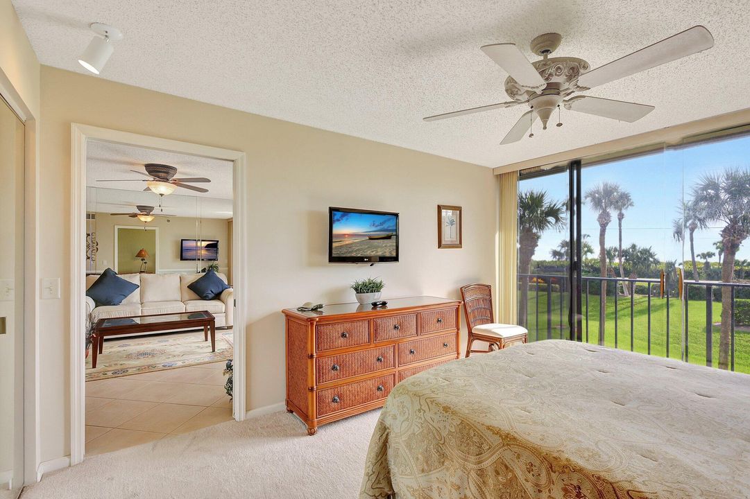 待售: $350,000 (2 贝兹, 2 浴室, 1251 平方英尺)