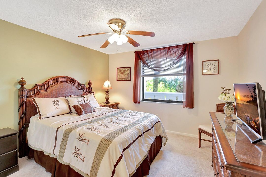 待售: $350,000 (2 贝兹, 2 浴室, 1251 平方英尺)