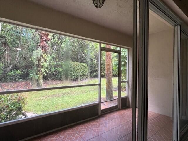 Active With Contract: $2,300 (2 beds, 2 baths, 1325 Square Feet)