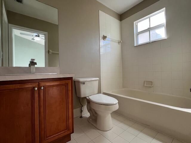 Active With Contract: $2,300 (2 beds, 2 baths, 1325 Square Feet)