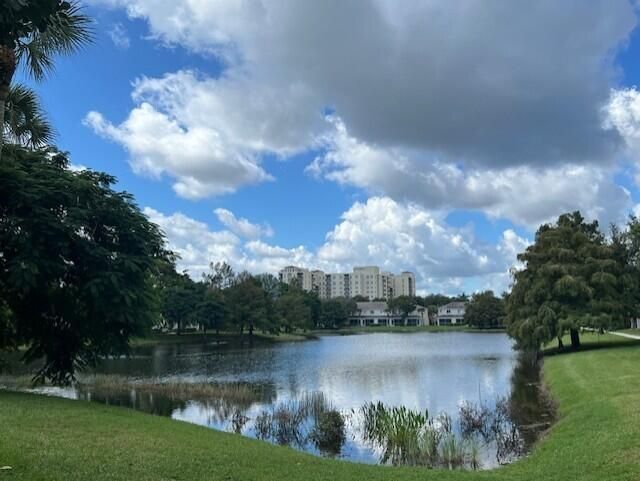 Active With Contract: $2,300 (2 beds, 2 baths, 1325 Square Feet)