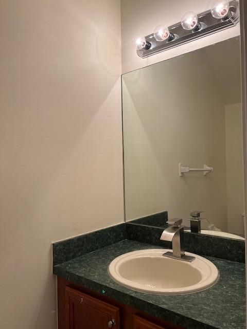 Active With Contract: $2,300 (2 beds, 2 baths, 1325 Square Feet)