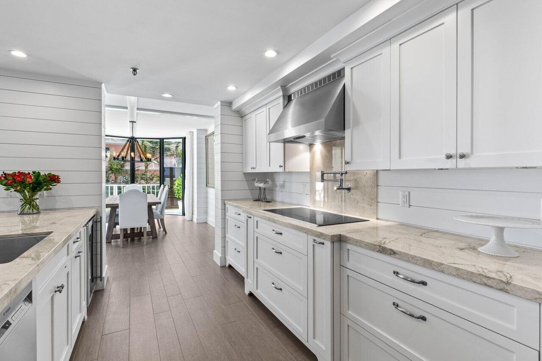 待售: $1,595,000 (2 贝兹, 2 浴室, 1745 平方英尺)