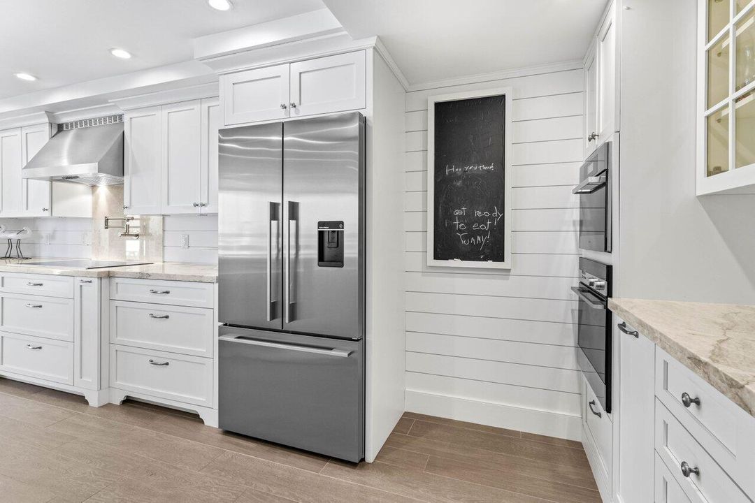 待售: $1,595,000 (2 贝兹, 2 浴室, 1745 平方英尺)