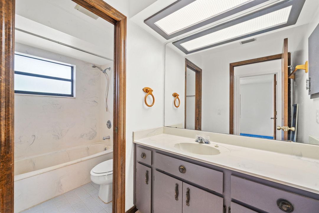 待售: $359,000 (4 贝兹, 2 浴室, 1237 平方英尺)