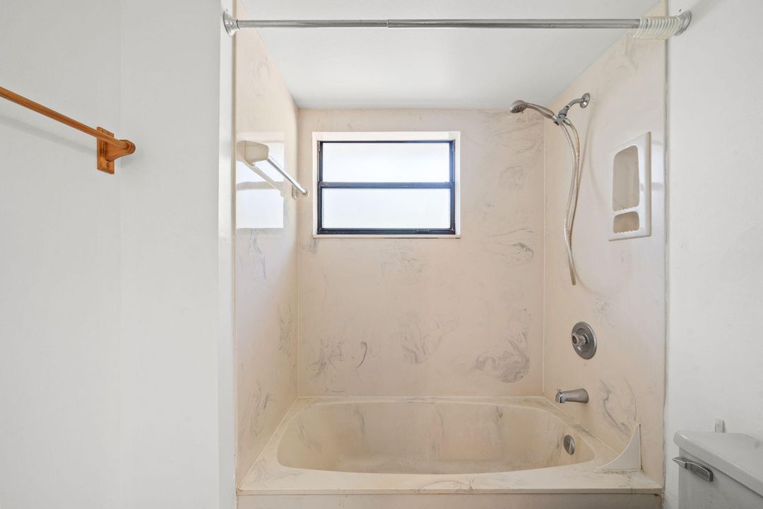 待售: $359,000 (4 贝兹, 2 浴室, 1237 平方英尺)