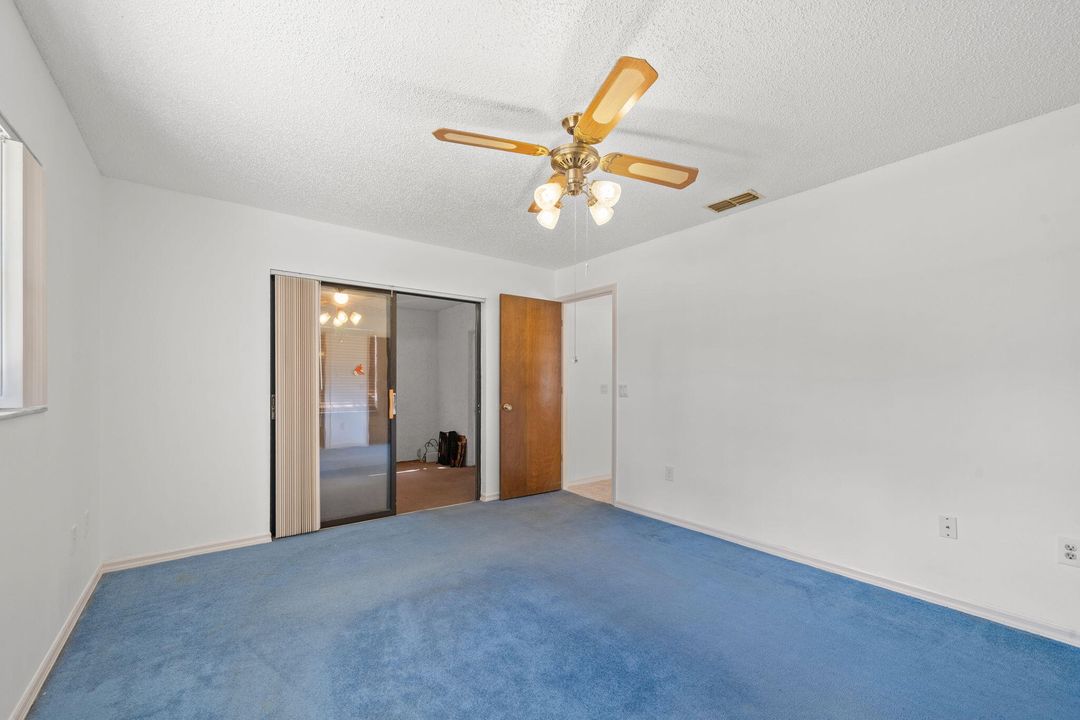 待售: $359,000 (4 贝兹, 2 浴室, 1237 平方英尺)