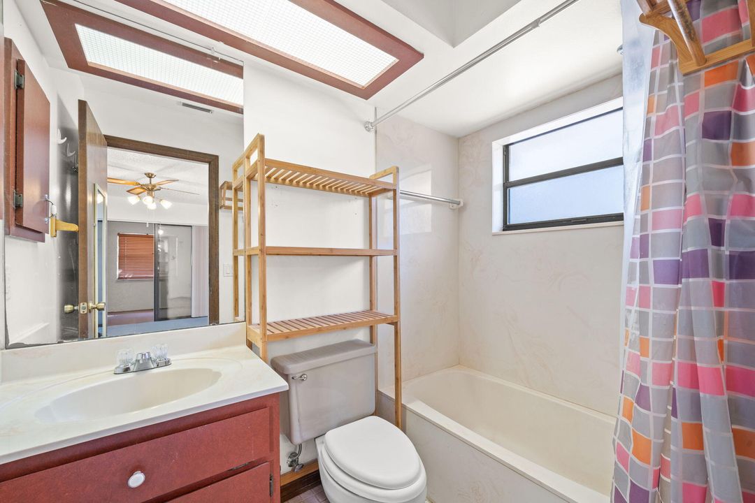 待售: $359,000 (4 贝兹, 2 浴室, 1237 平方英尺)