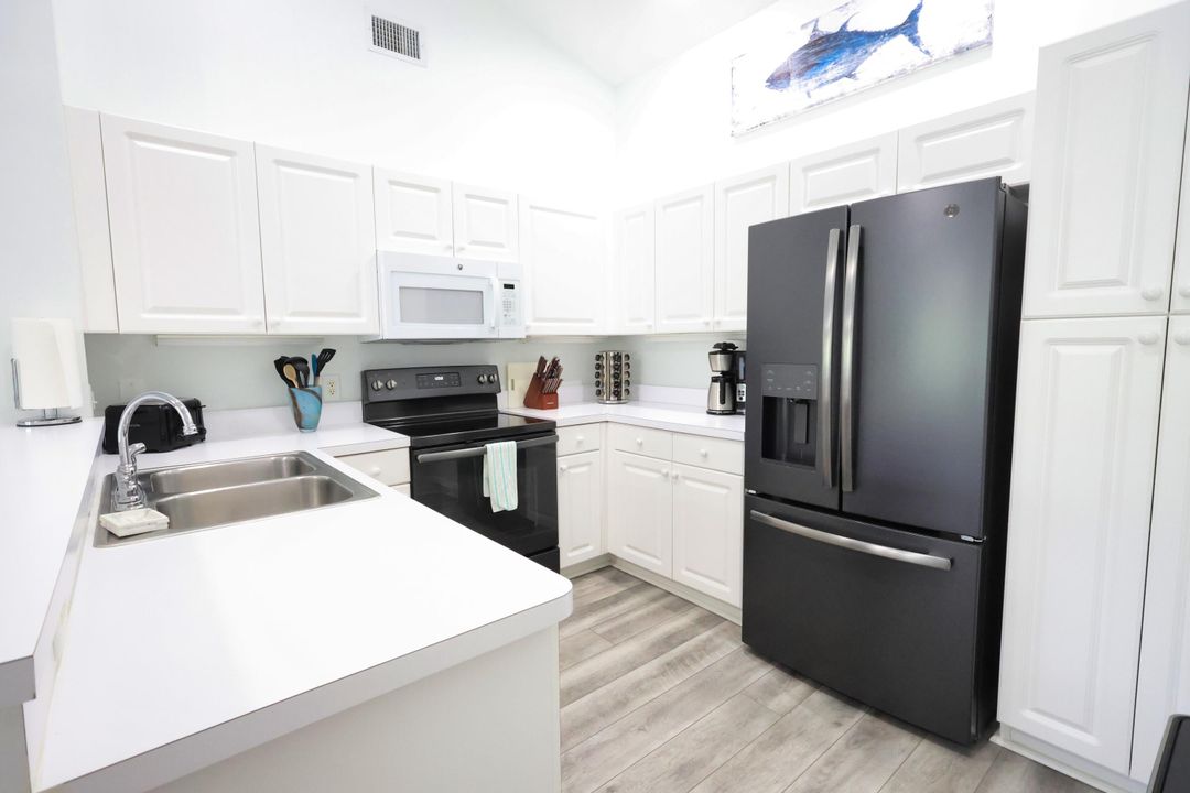 For Sale: $294,500 (3 beds, 2 baths, 1450 Square Feet)