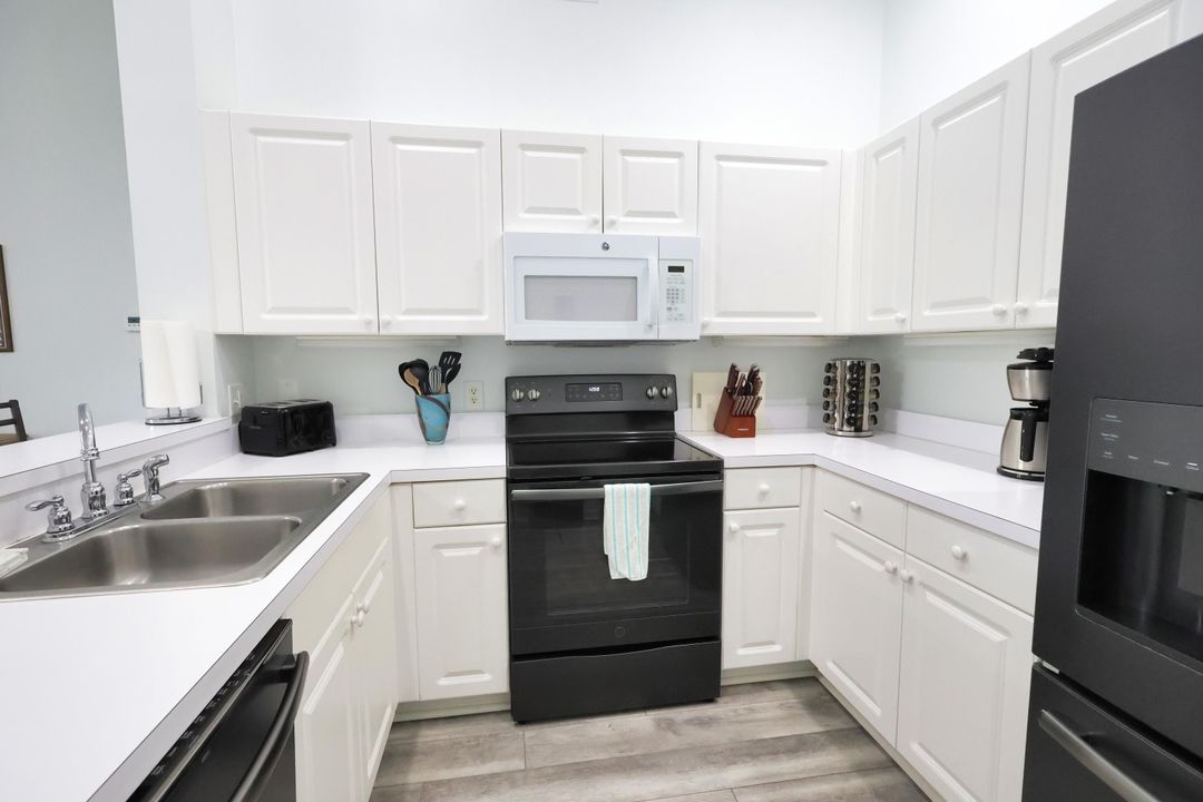 For Sale: $294,500 (3 beds, 2 baths, 1450 Square Feet)