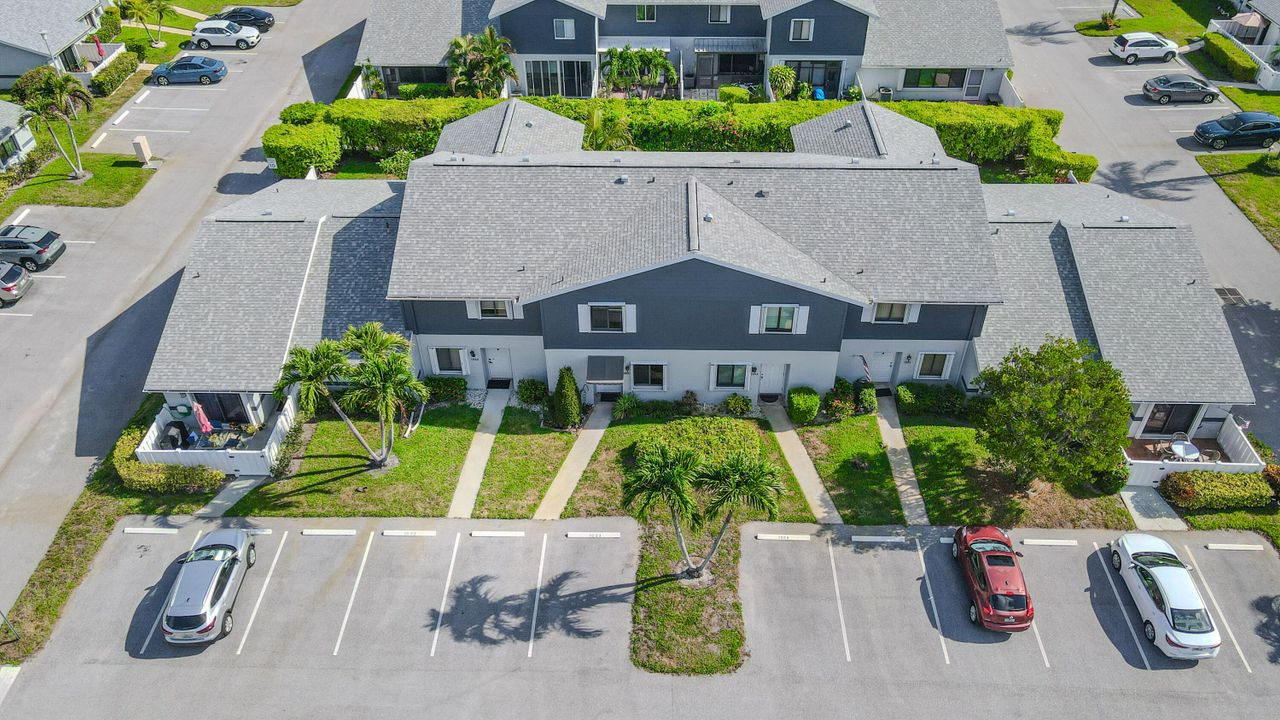 For Sale: $242,000 (2 beds, 2 baths, 1174 Square Feet)