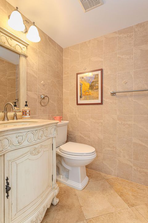 For Sale: $242,000 (2 beds, 2 baths, 1174 Square Feet)