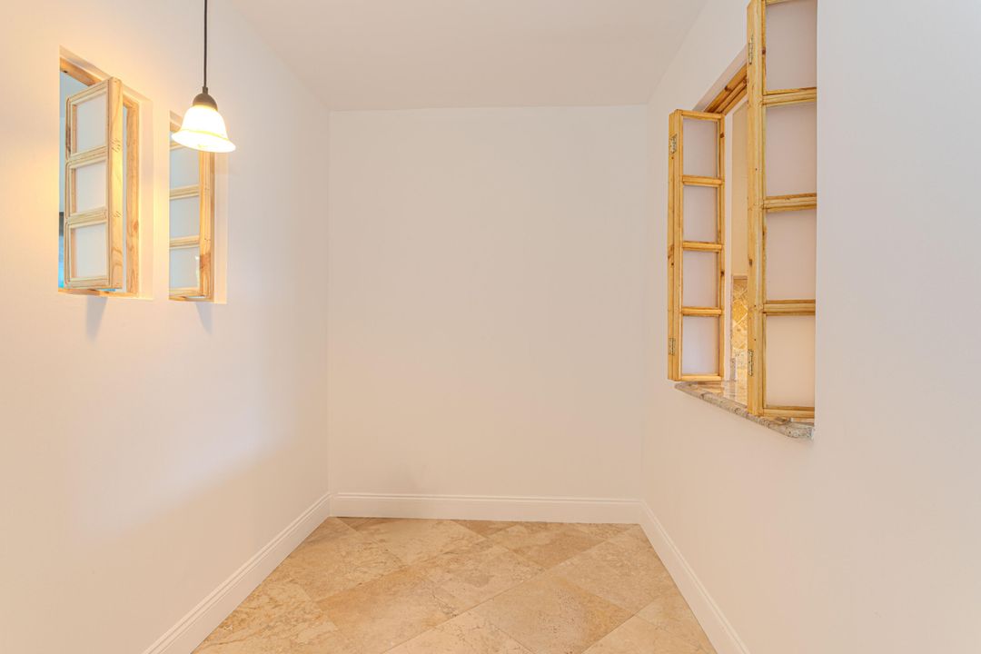 For Sale: $242,000 (2 beds, 2 baths, 1174 Square Feet)