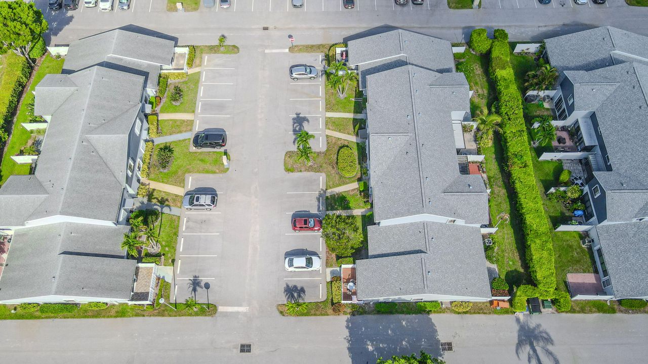 For Sale: $242,000 (2 beds, 2 baths, 1174 Square Feet)