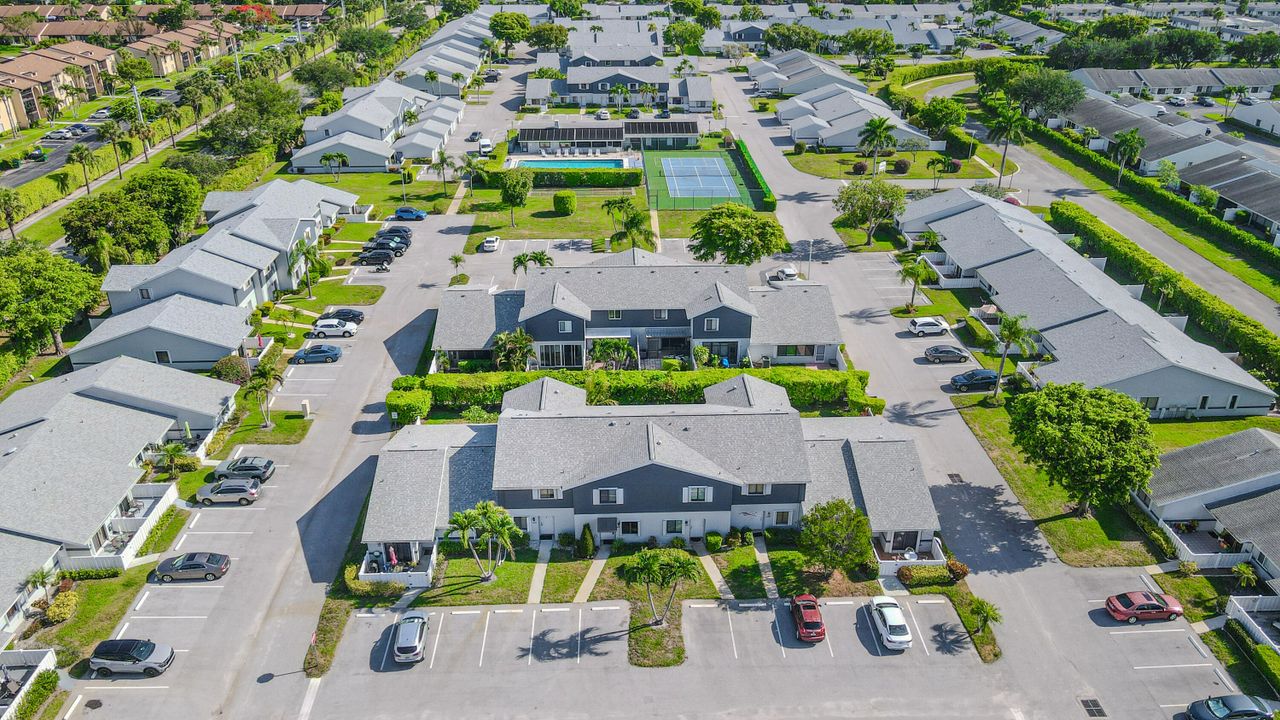 For Sale: $242,000 (2 beds, 2 baths, 1174 Square Feet)