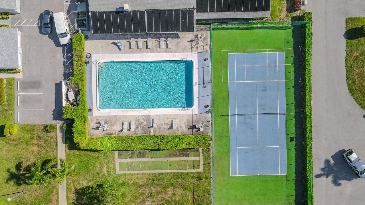 For Sale: $242,000 (2 beds, 2 baths, 1174 Square Feet)