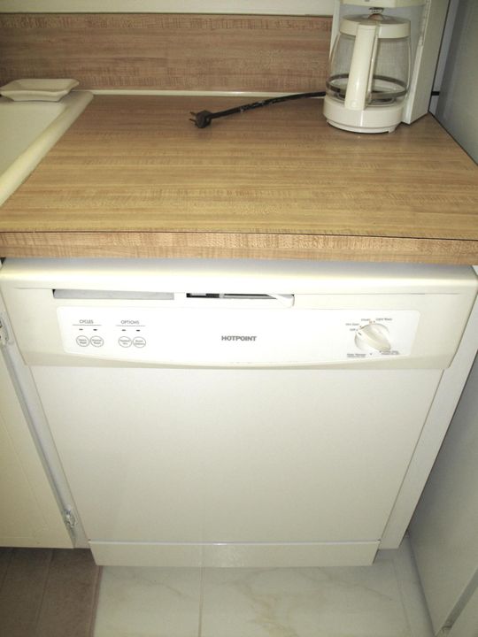 Под контрактом: $1,600 (1 спален, 1 ванн, 1068 Квадратных фут)