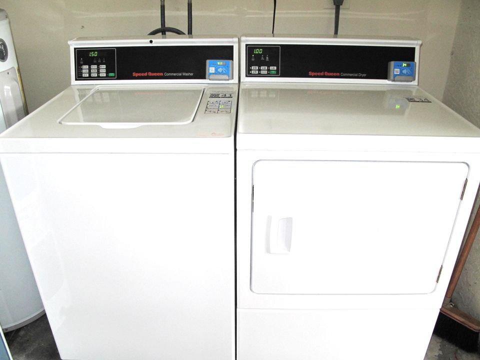 Под контрактом: $1,600 (1 спален, 1 ванн, 1068 Квадратных фут)