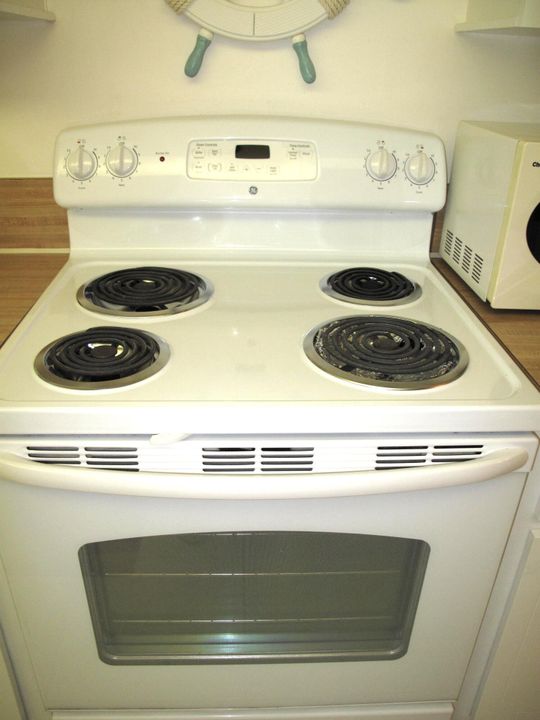 Под контрактом: $1,600 (1 спален, 1 ванн, 1068 Квадратных фут)