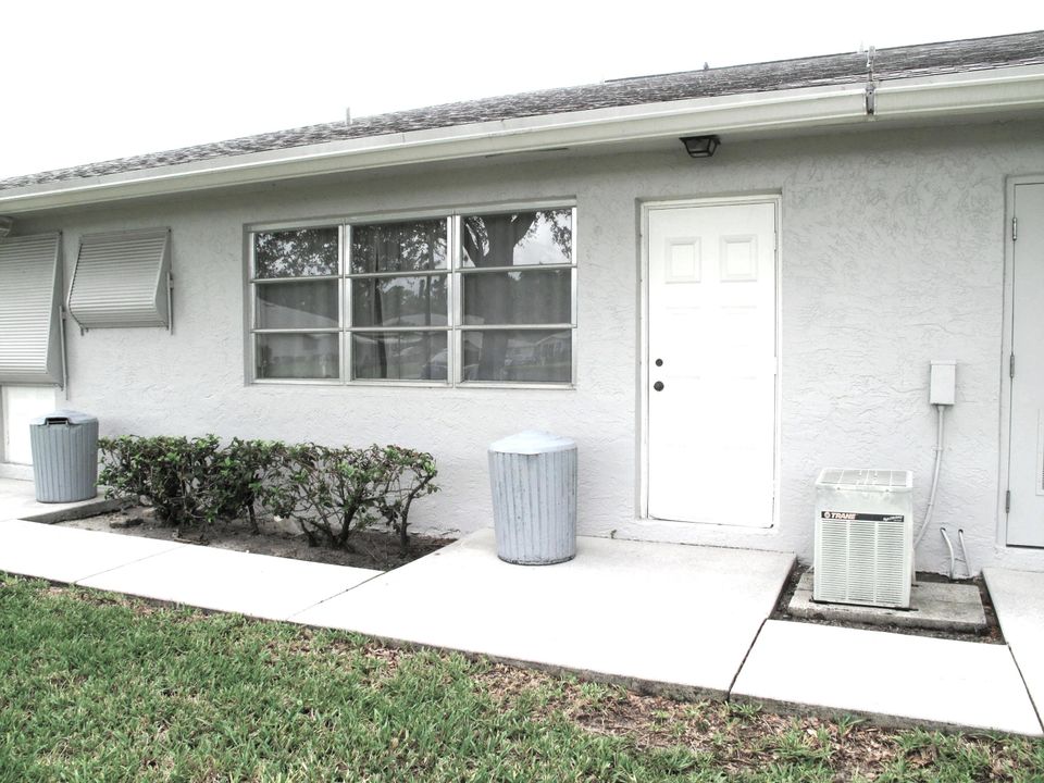 Под контрактом: $1,600 (1 спален, 1 ванн, 1068 Квадратных фут)